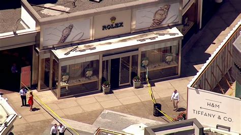 century city mall news today|2 men armed with assault rifles rob Rolex store at .